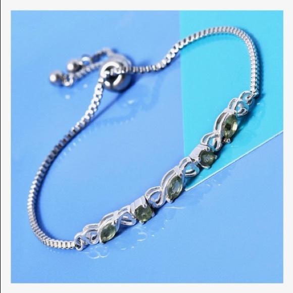 🆕 Natural Green Apatite Heart Station Bracelet - Picture 2 of 6